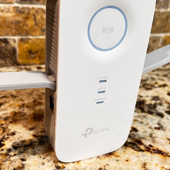 TP-Link AC2600 Dual Band WiFi Range Extender (RE650) - Picture 2 of 6